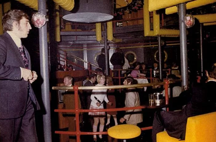 Fiesta en el Submarino Amarillo en Múnich, Fuente: Mjunik Disco - desde 1949 hasta hoy (Blumenbar Verlag, Múnich 2008)