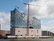 La construcción de la Elbphilharmonie de Hamburgo duró diez años, mucho más de lo previsto.