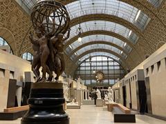 Vista interior de la gran nave del Museo de Orsay