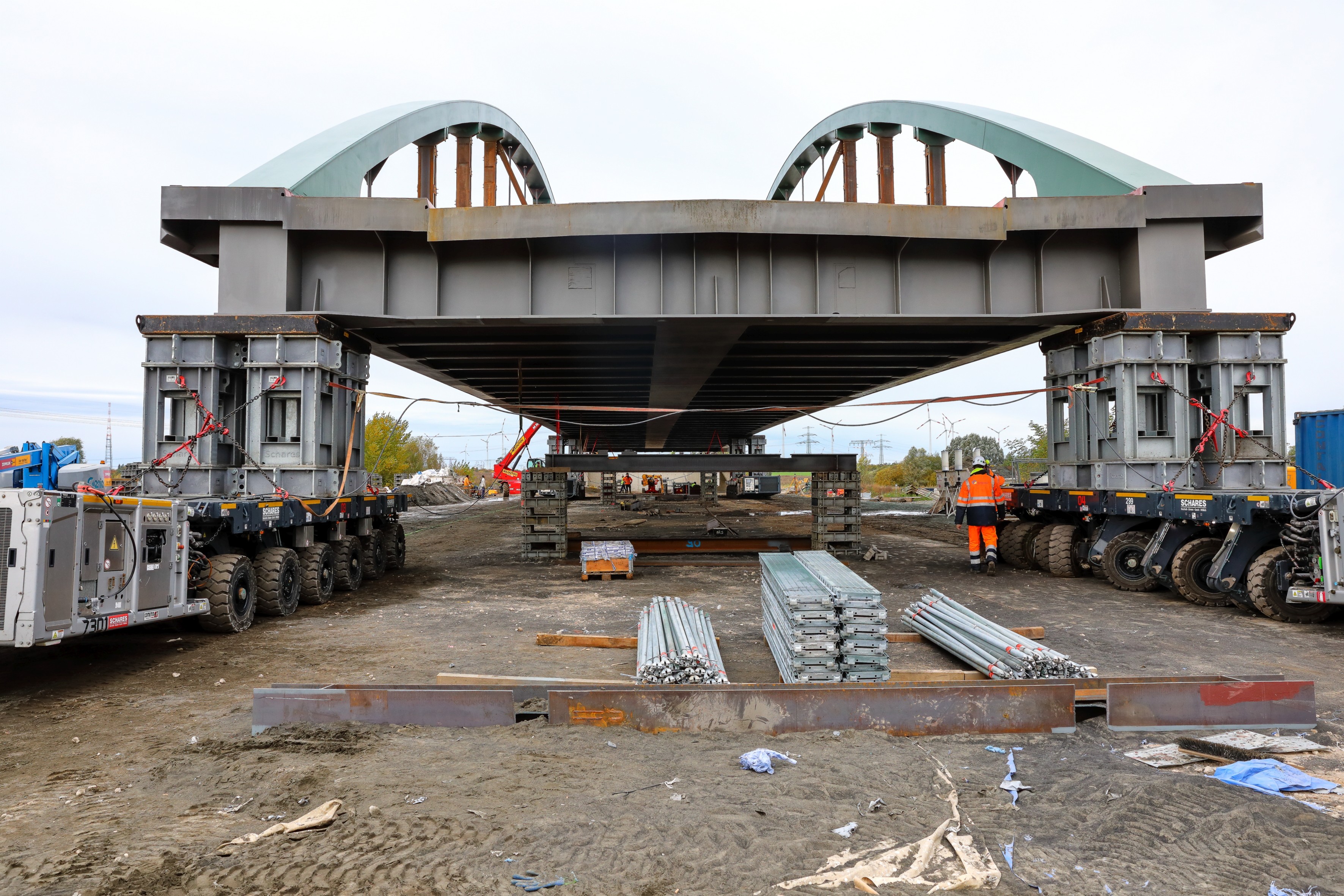 Sección ensanchada del puente de Kuhdamm en Wustermark (Alemania)