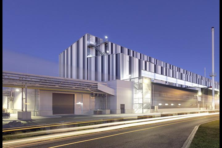 Fertiggestellte Produktionshalle Hydro Aluminium in Grevenbroich (© Axel Hartmann)