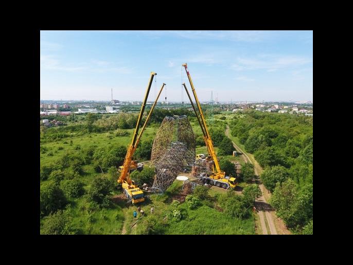 Montage des Aussichtsturms (© Aleš Jungmann)
