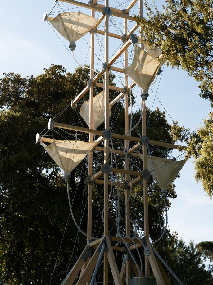 Système de récupération et de stockage d'eau de pluie de la Cabane Parasol (©Victoria Tanto)