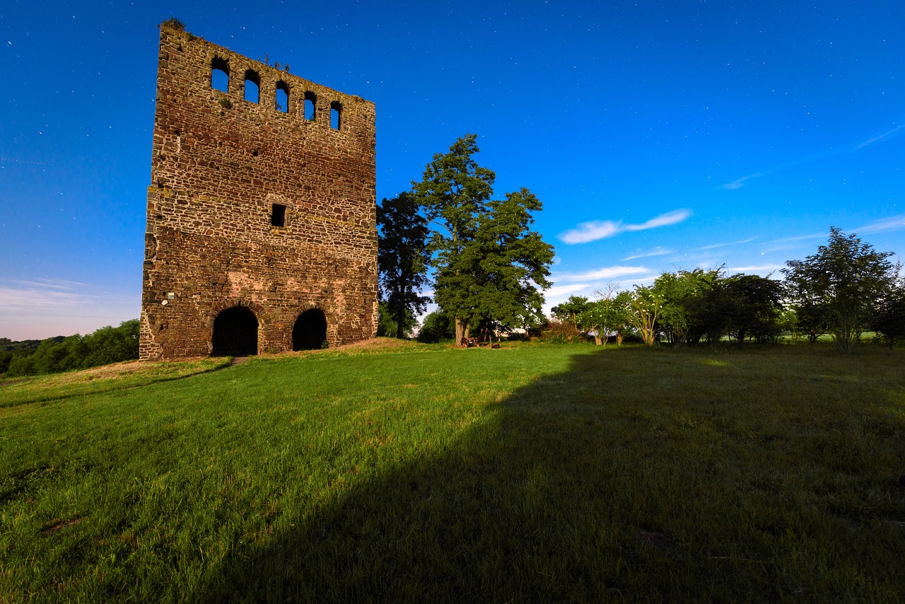 Ruines de l'ancienne église du village de Nordhusen, Hundisburg, Allemagne