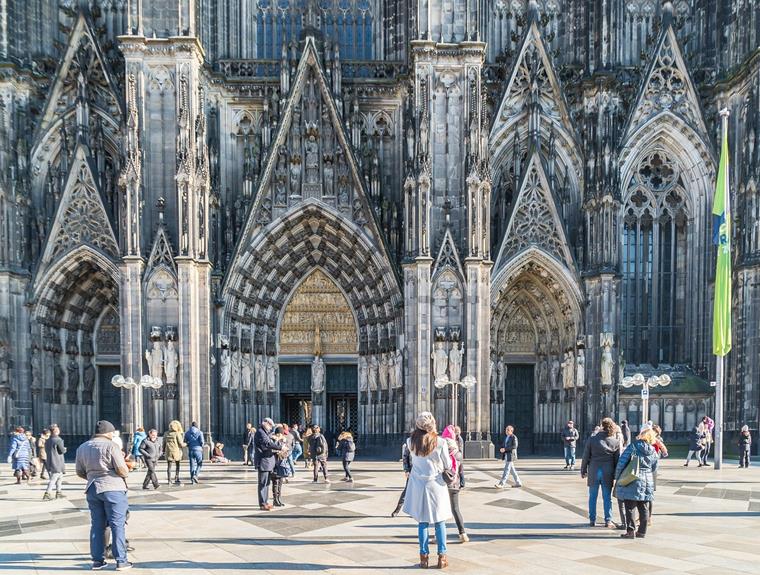 Entrée de la cathédrale de Cologne