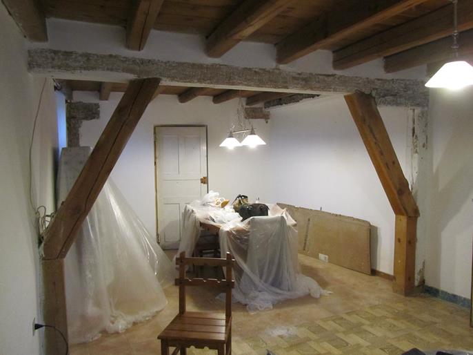 Salle renforcée de poutres en bois © xaviateur buano Llasat