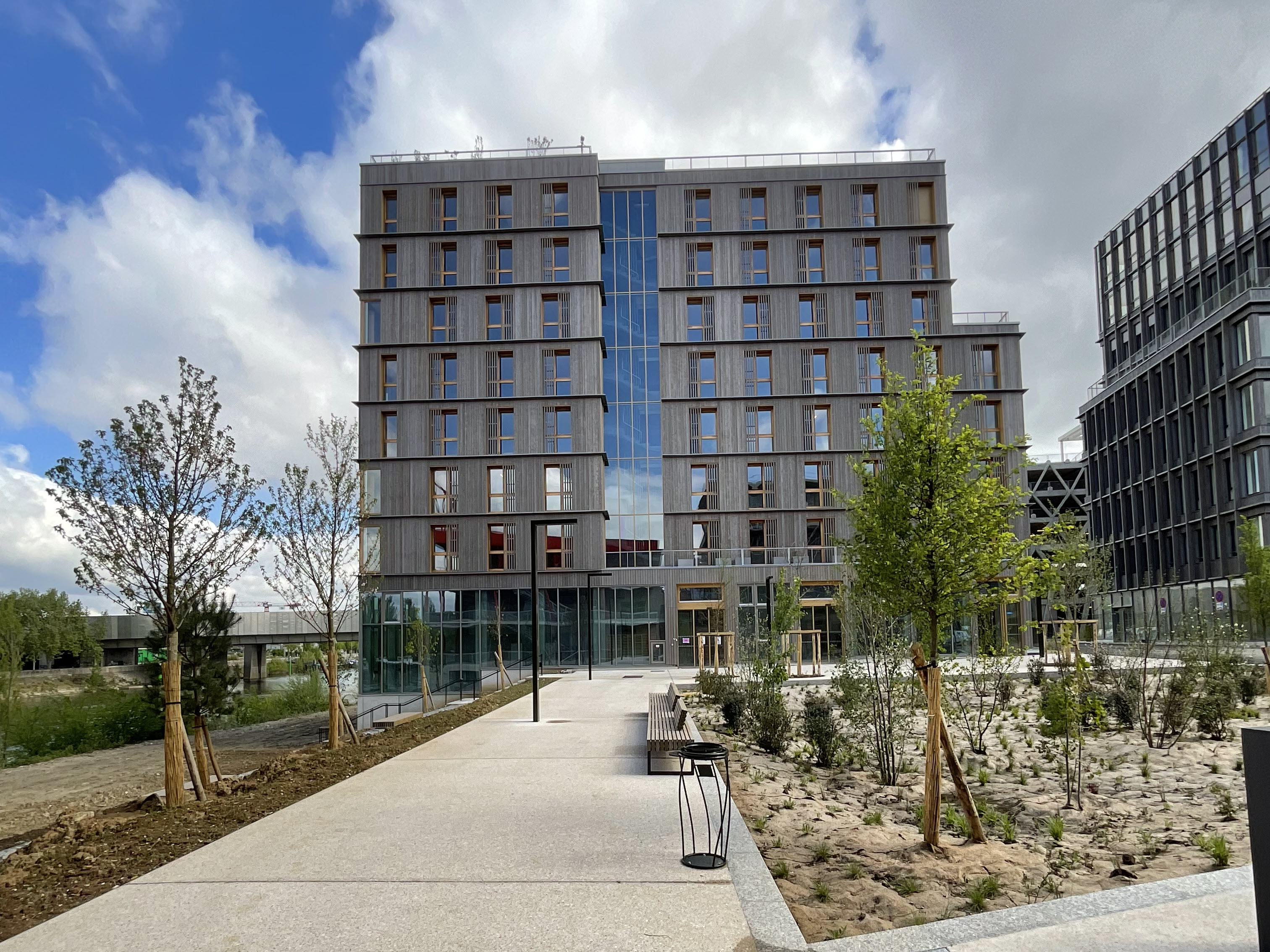 Vue de face de l’immeuble PE2