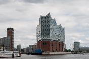 Le mélange de la tradition et de la modernité : La Philharmonie de l’Elbe de Hambourg, affectueusement connue sous le nom d'Elphi.