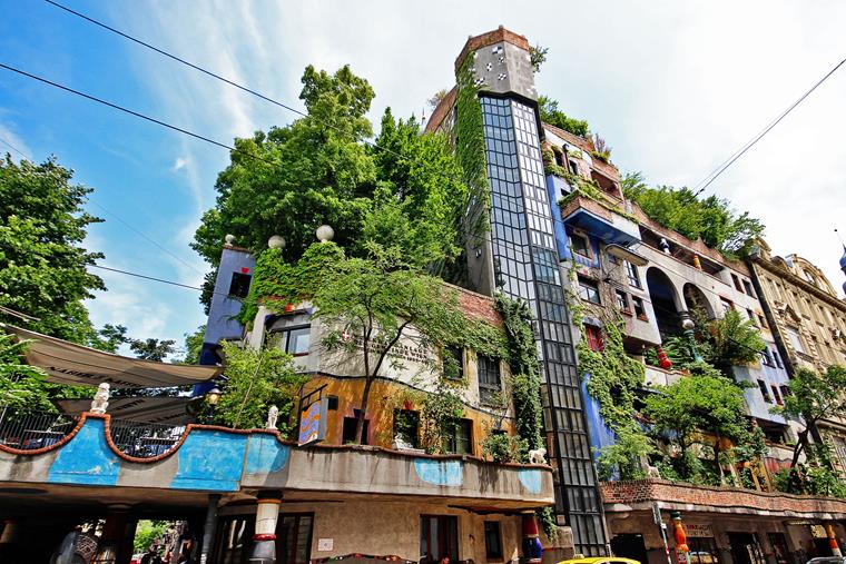Une véritable jungle urbaine : la maison Hundertwasser à Vienne