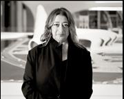 Les concepts de bâtiments futuristes de Zaha Hadid présentent des formes novatrices et des structures courbes.