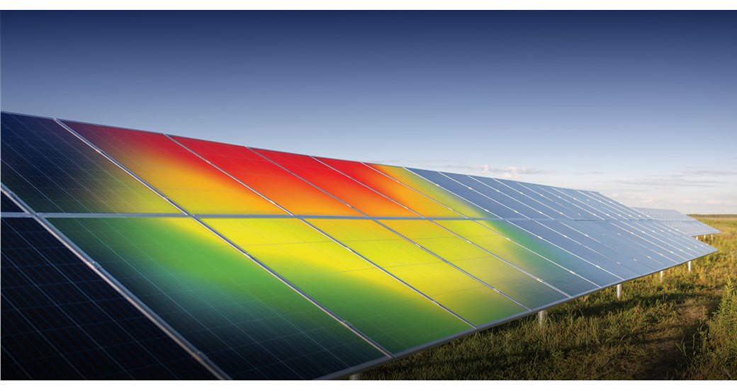 Panneaux solaires installés sur un système de montage, illustrant une application de structure solaire sous un soleil éclatant.