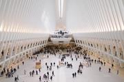 Vue intérieure de l’Oculus, le hall principal du pôle de transport du One World Trade Center, conçu par Santiago Calatrava.