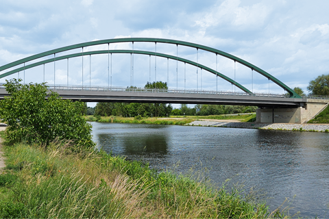 Analyse technique du pont Kuhdammbrücke à Wustermark, Allemagne, avec vérification du comportement de la structure à l’aide du logiciel RFEM