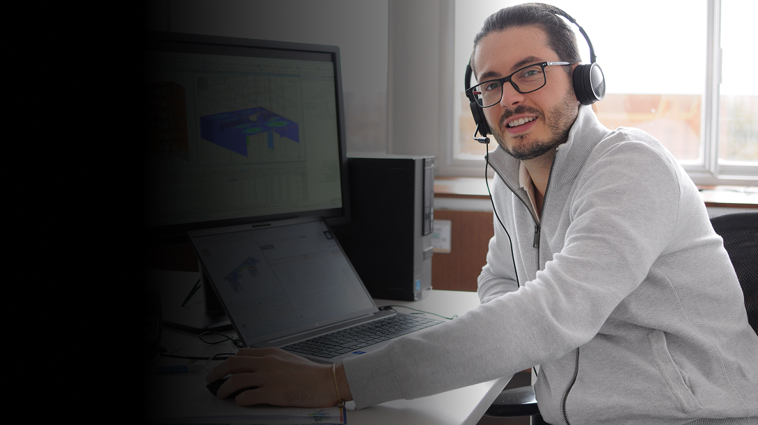 Photo de Damien, membre de l'équipe du service client.