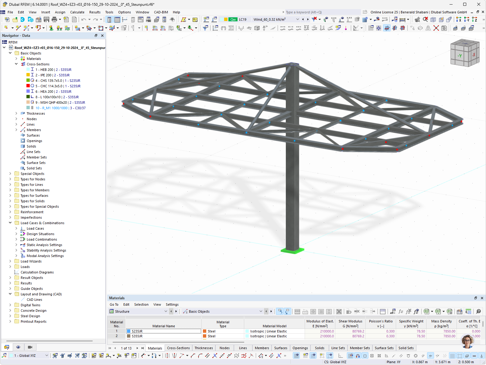 Modèle RFEM d’une structure en acier pour une station de recharge, montrant des détails structurels.