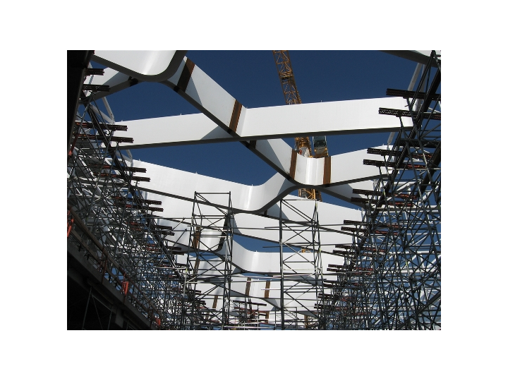 Stahlkonstruktion des Food Court-Daches (© Helika a.s.)