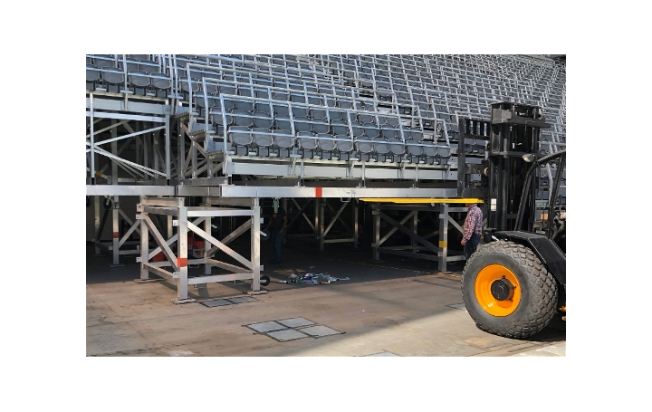 Gradinate trasportabili durante la costruzione (© Trex Commercial Products)