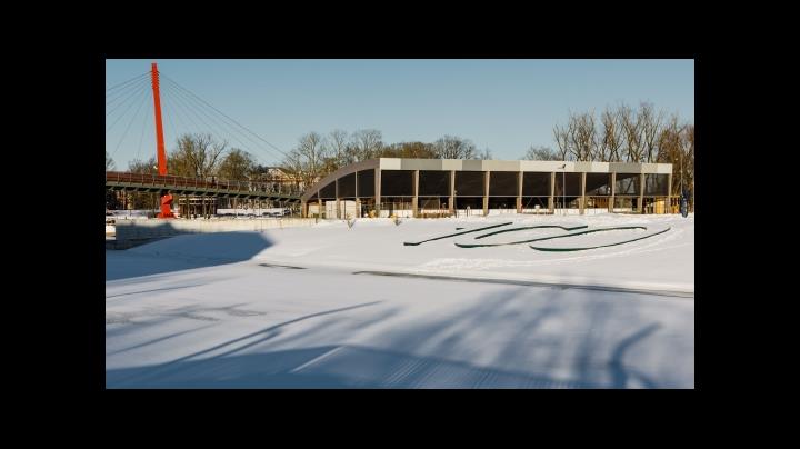 Pensilina durante la costruzione (© Rodentia SIA)