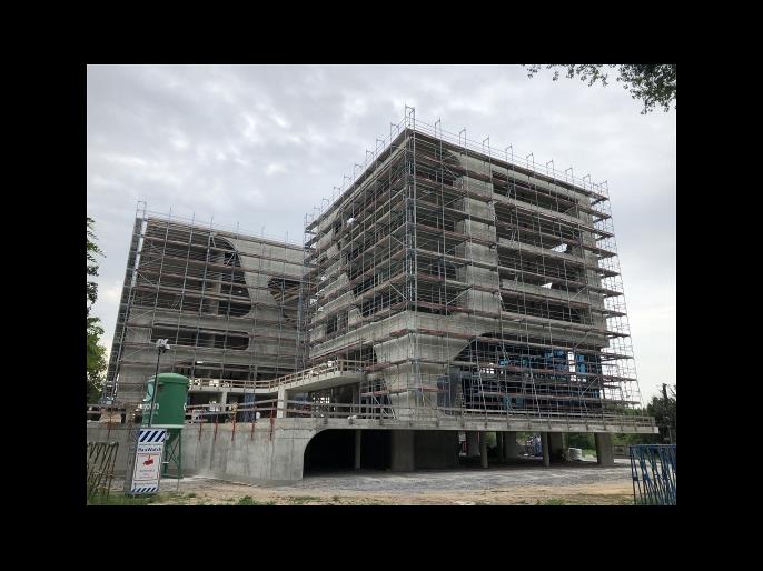 Vista degli edifici durante la costruzione (© künstlin ingenieure)