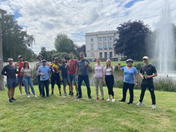 Il team Dlubal di Lipsia davanti alla Casa Bianca a Markkleeberg