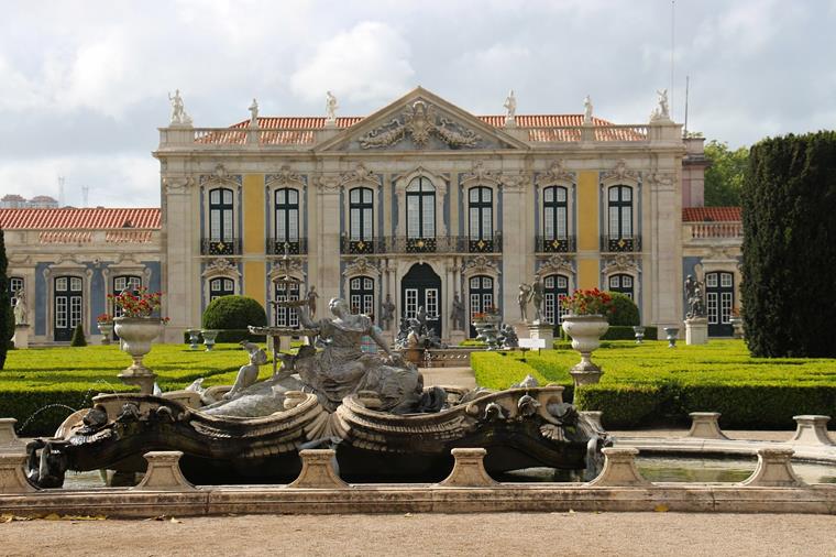 Il Palácio National de Queluz, uno dei palazzi rococò più imponenti d'Europa