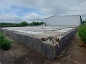 Vista dettagliata delle armature per una piastra di fondazione con particolare attenzione all'area del giunto