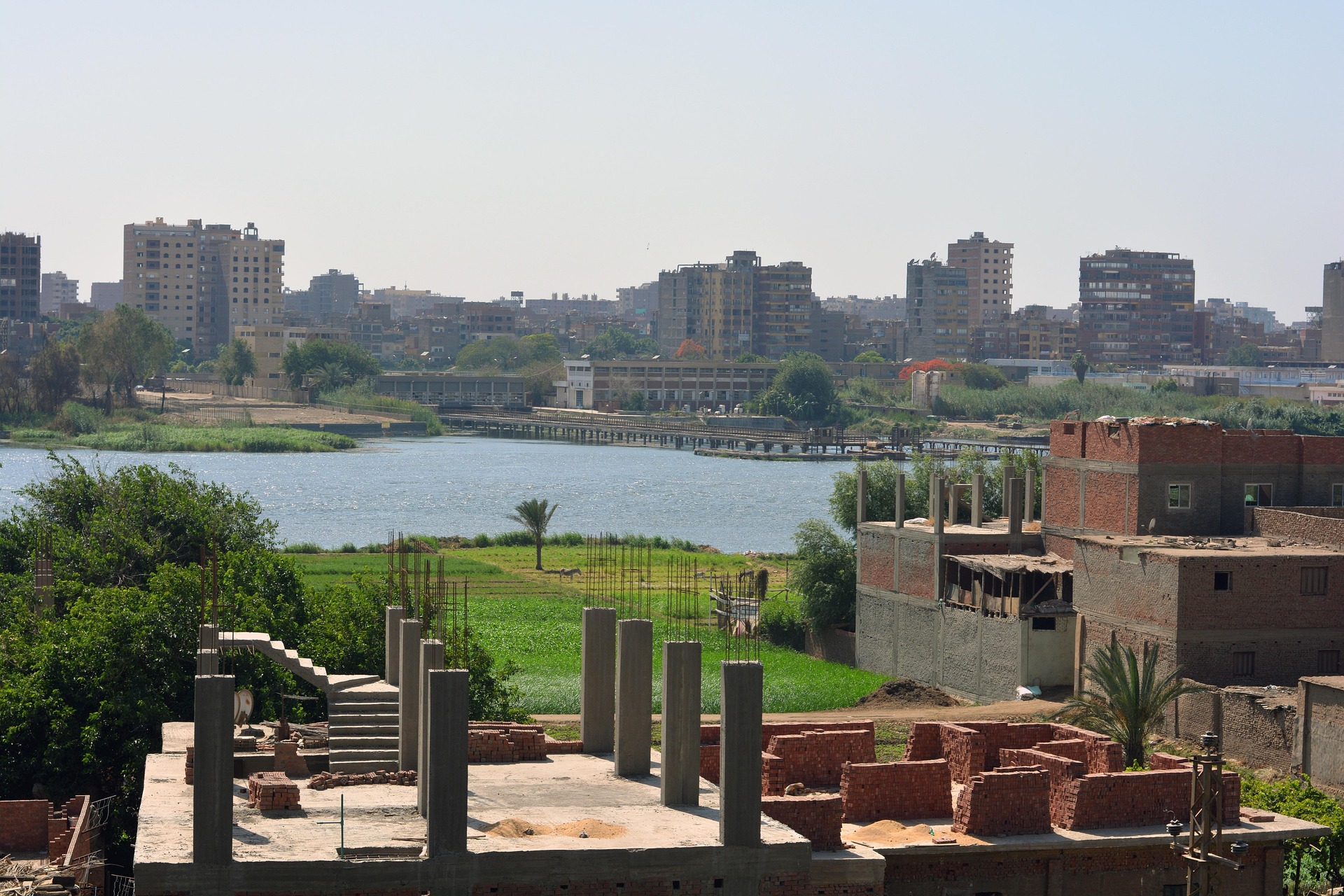 Vista della capitale Il Cairo con considerazione degli sviluppi urbani nelle regioni del Nuovo Delta in Egitto.