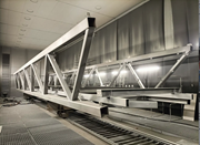 Progetto di un ponte pedonale nello stabilimento per la verniciatura | © ACML