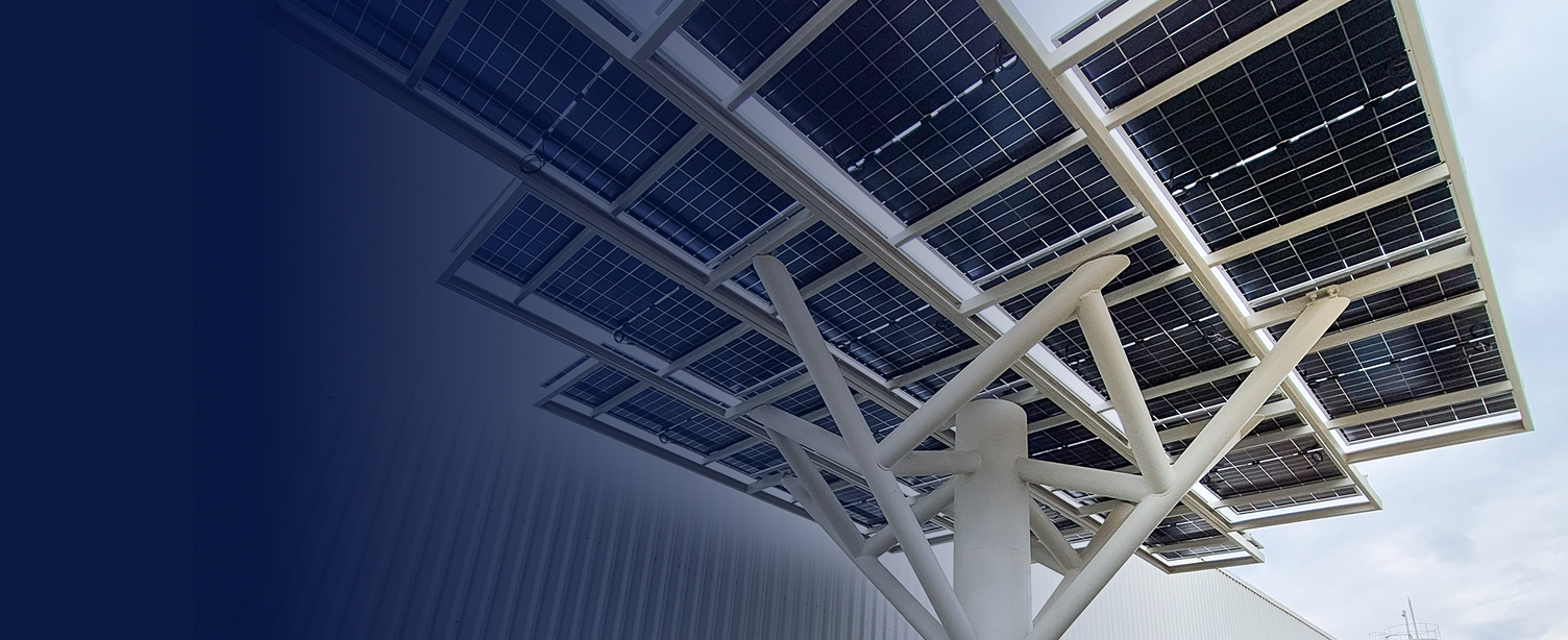 Una struttura in acciaio che ricorda un albero, progettata per sostenere installazioni fotovoltaiche da MSE Engenharia.