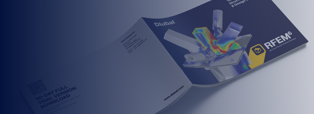 Esposizione di vari opuscoli e volantini disposti su un tavolo, che mostrano diversi design e formati di informazioni.