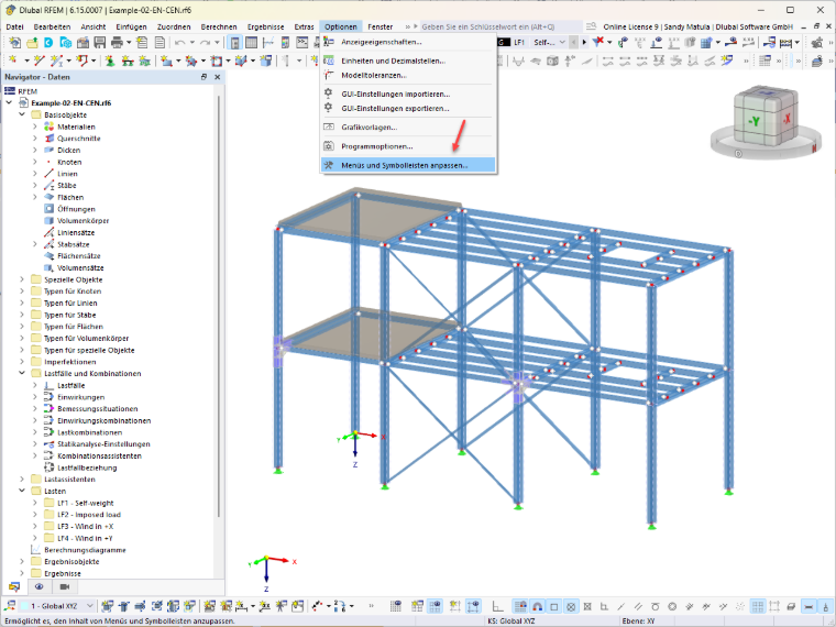 Vista di una struttura in acciaio 3D con menu contestuale aperto per la personalizzazione di menu e barre degli strumenti. Il modello mostra pilastri, travi, controventi e tavole.