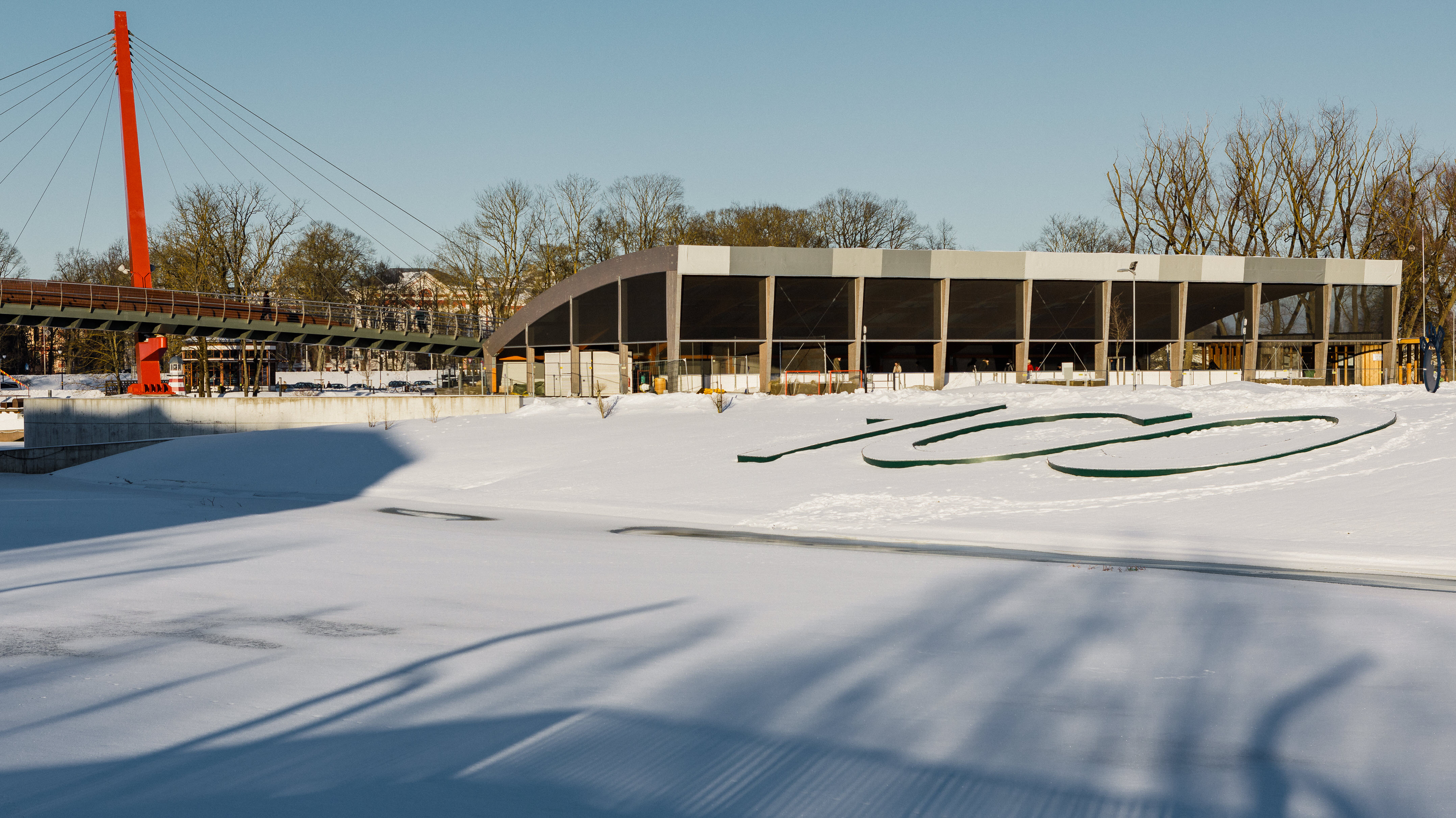 Zadaszenie podczas budowy (© Rodentia SIA)