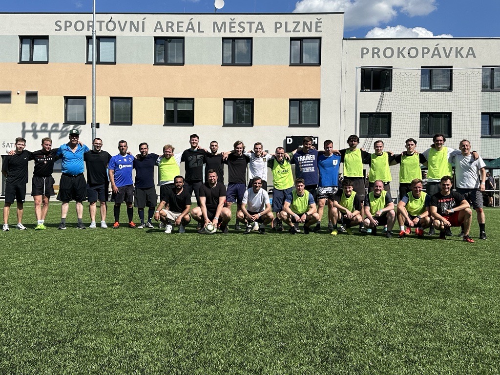 Zrobiło się sportowo: Nasze dwie drużyny piłkarskie rywalizowały ze sobą.