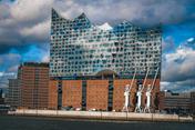 Szklana fasada sali koncertowej Elbphilharmonie jest wyjątkowa.