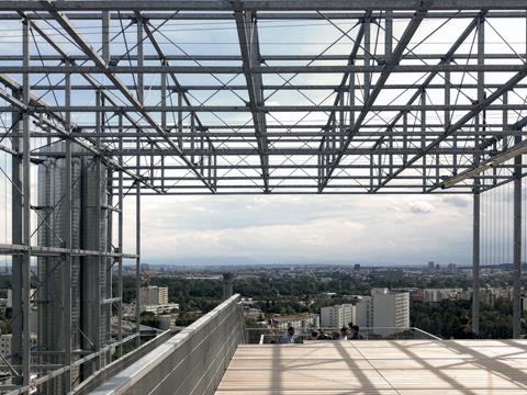 Platforma obserwacyjna Somnium na kampusie JKU w Linz, zaprojektowana przez Bollinger and Grohmann ZT GmbH.