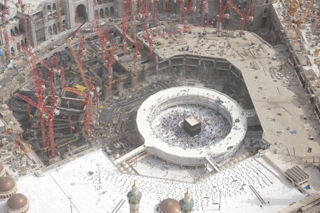 Vista do canteiro de obras da extensão da mesquita em Meca (© GHI)