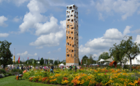 Torre de observação "Himmelsstürmer" durante a exposição de jardinagem em 2014 (© Wirth)
