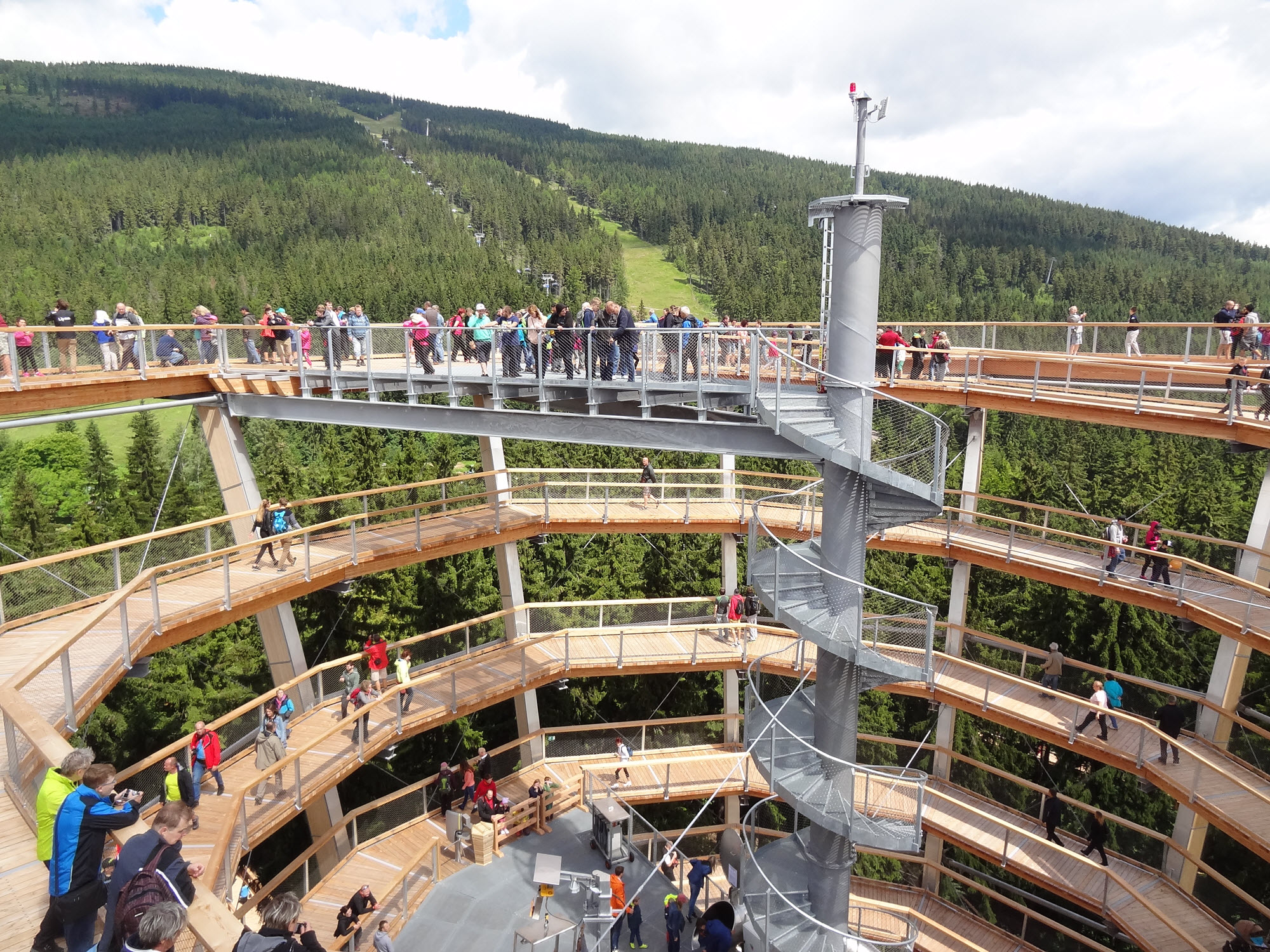 Vista do interior da torre (© WIEHAG GmbH)