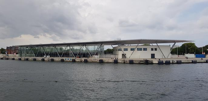 Vista lateral do terminal