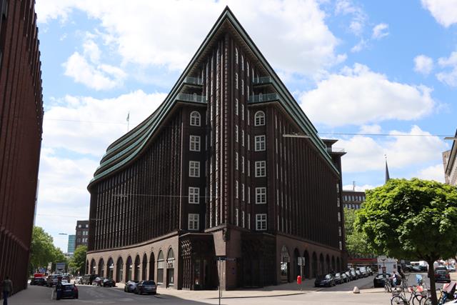 Com a sua forma impressionante, a Chilehaus é um marco histórico em Hamburgo.