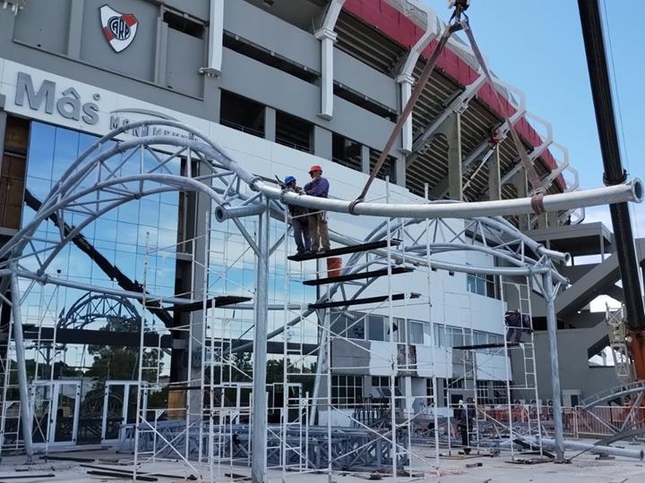 Estrutura durante a fase de construção (© Ing. Agustin Alvarez Sarrieta)