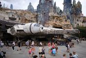 Nave estelar Millemax na área temático "Galaxy's Edge" em Orlando