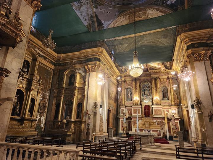 Interior da Igreja de San Francisco | Altar principal, abóbadas e estrutura deteriorada