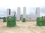 Contentor de aço em estrutura modular como Bowser's Castle Container no GG Sports Park, EUA