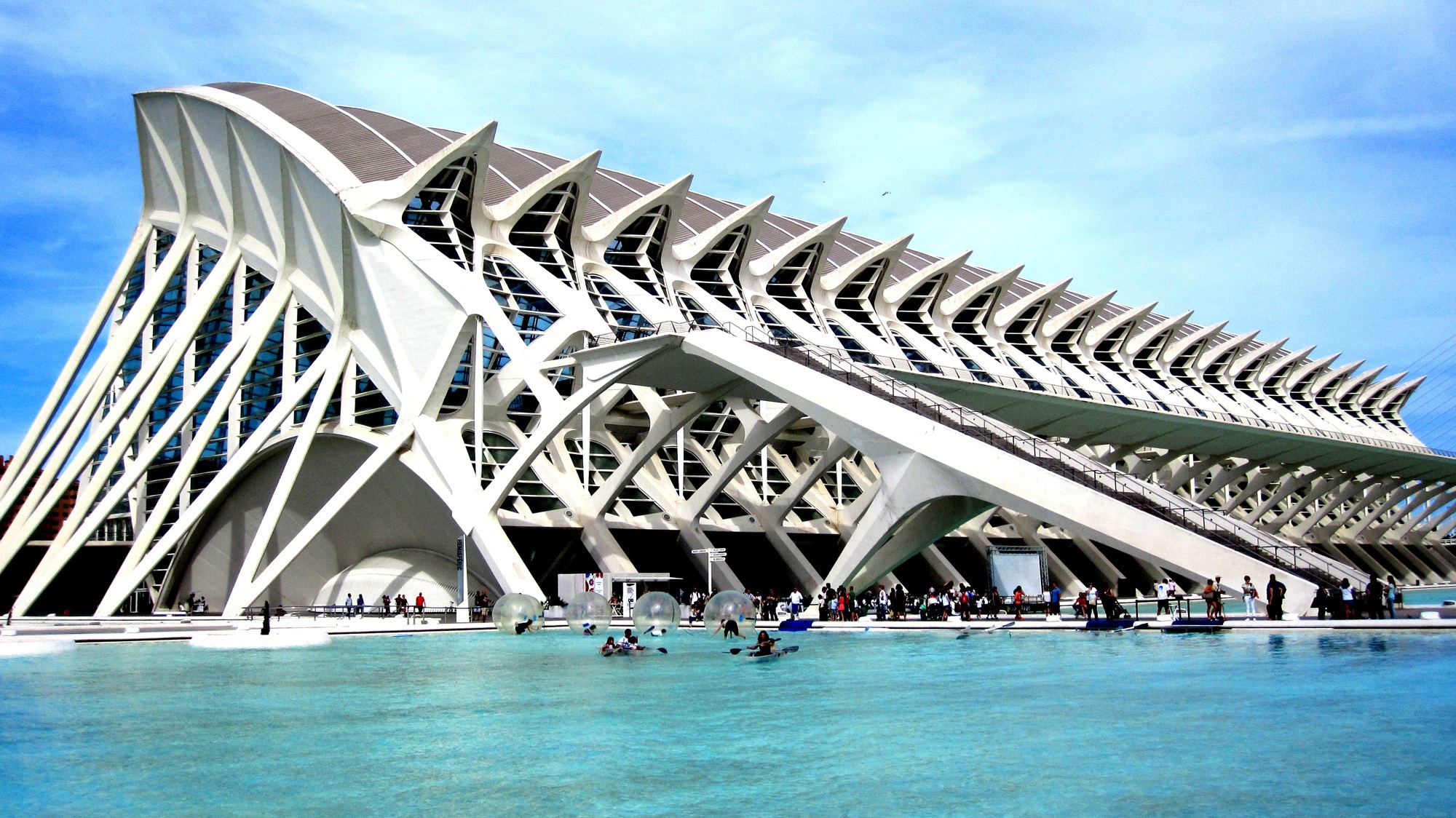 Obra-prima arquitectónica de Santiago Calatrava na cidade das Ciências e Artes em Valência