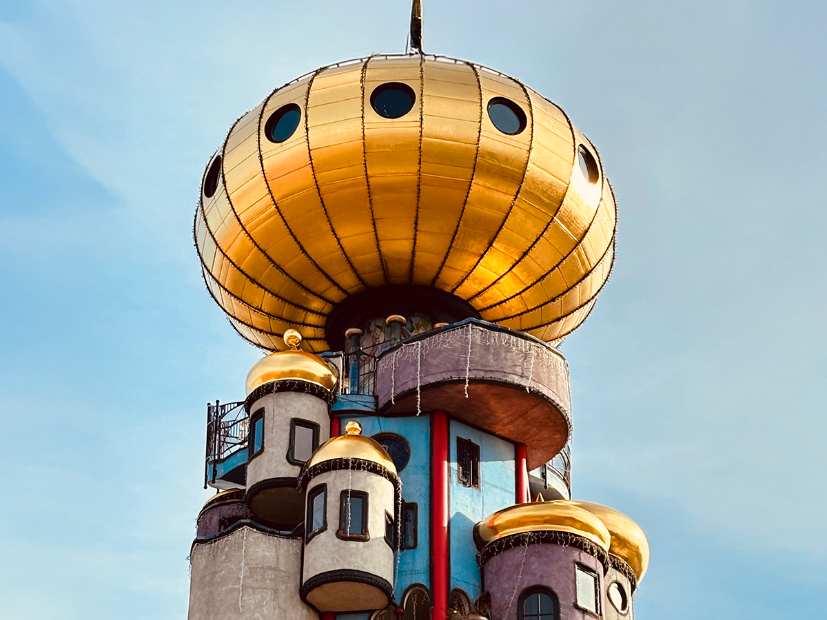 Torre Kuchlbauer – Projeto arquitetónico de Hundertwasser