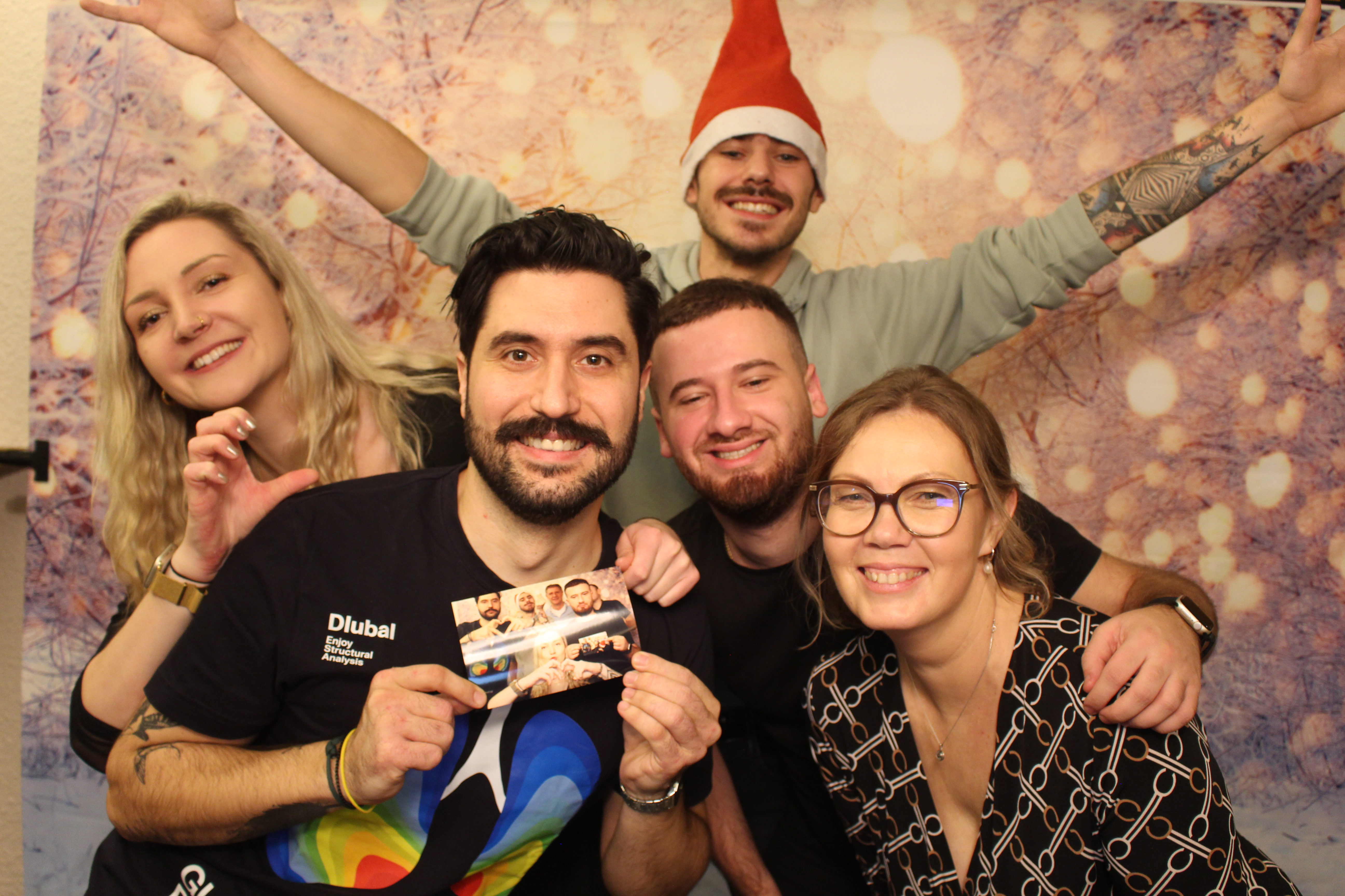 Cabine fotográfica foi um dos destaques da festa de Natal 2025.