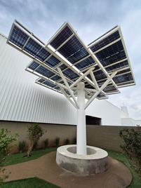 Estrutura de aço estável para instalação de sistemas fotovoltaicos em forma de edifício tipo árvore