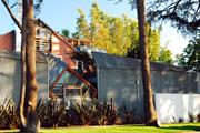 Casa Gehry em Santa Mónica com arquitetura icónica moderna e design exclusivo.