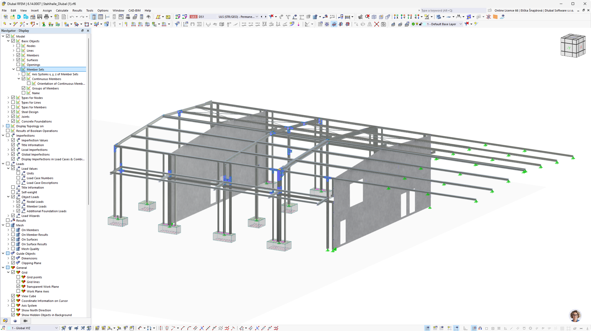 Modelo 3D de um pavilhão metálico com fundações em betão armado, concebido pela Blanke + Zollner Ingenieure GmbH, incluindo otimização para a ação do vento.